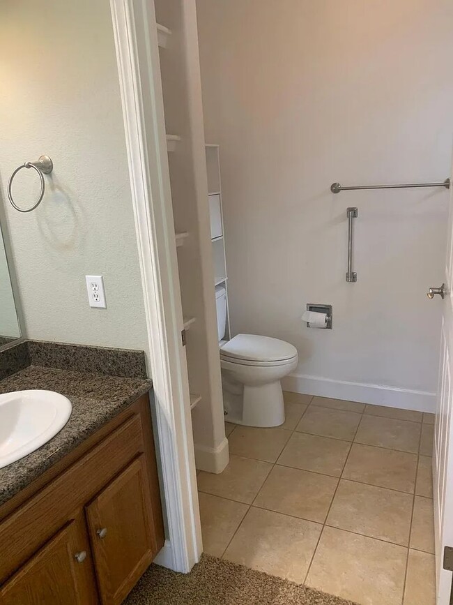 Building Photo - MOVE IN SPECIAL $500 OFF OF FIRST MONTHS RENT!!