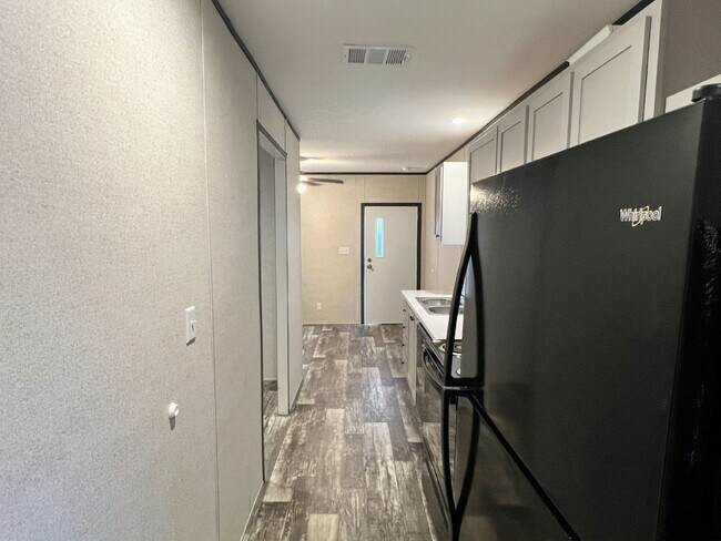 Building Photo - 126 Southland Ct