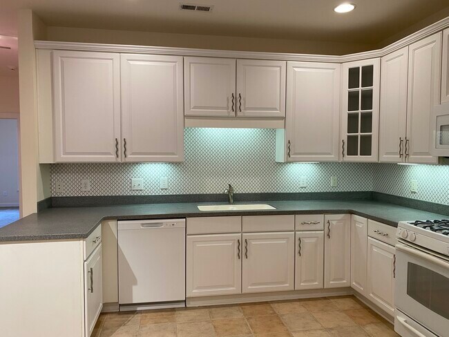 Building Photo - 4700 Ludwell Branch Ct