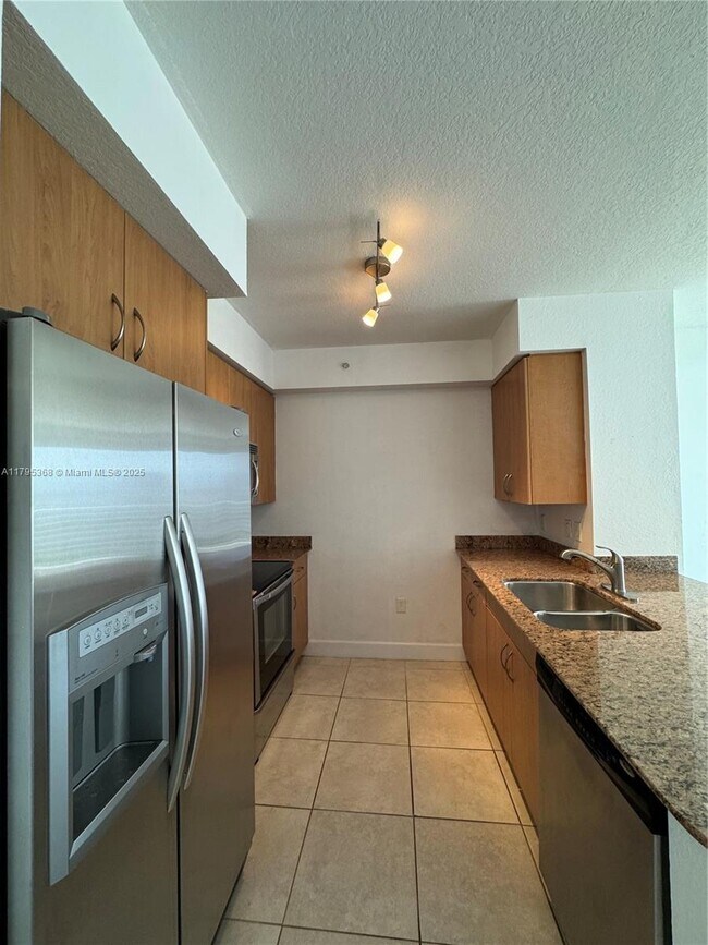 Building Photo - 1830 Radius Dr