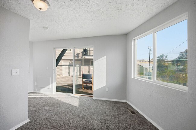 Building Photo - 3118 E Marietta Ave