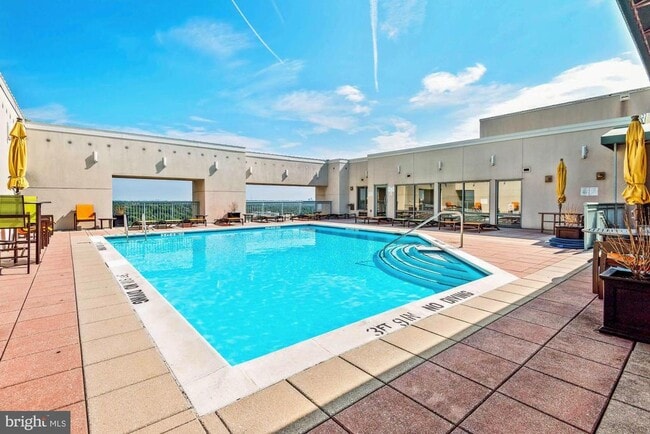 Building Photo - 851 N Glebe Rd