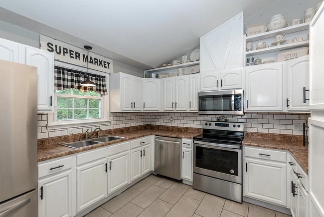 Building Photo - 3bd/2.5ba 2-story home in quiet neighborhood.