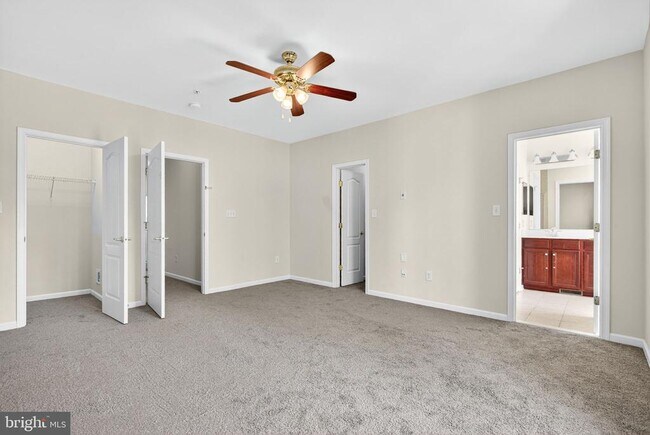 Building Photo - 42563 Highgate Terrace