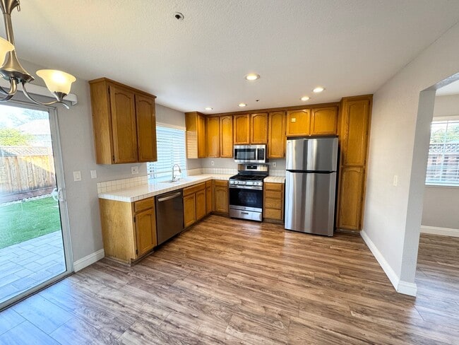 Building Photo - Great Shape Single Family Home in Livermore