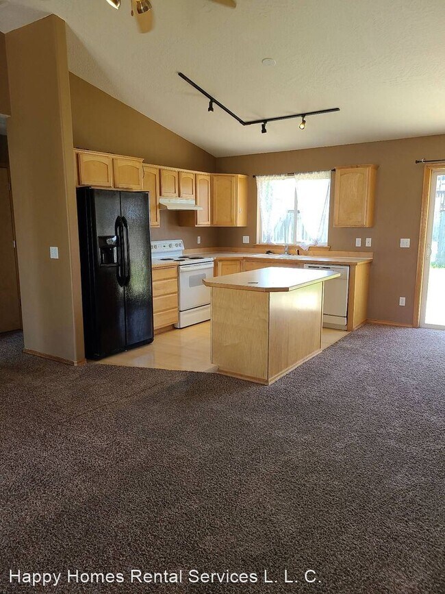 Building Photo - 3 br, 2 bath House - 220 W. Comanche Street