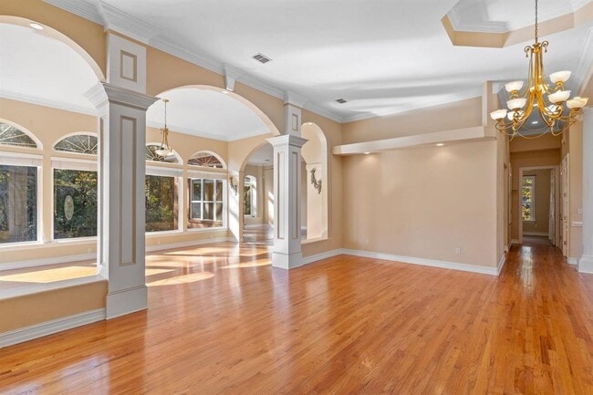 Building Photo - 8846 Glen Abby Dr