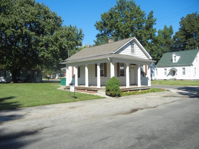 Primary Photo - 15 N 4th St