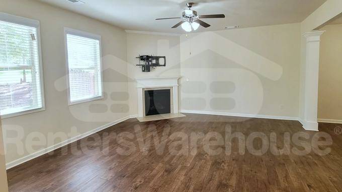 Building Photo - 10 Ontario Ct