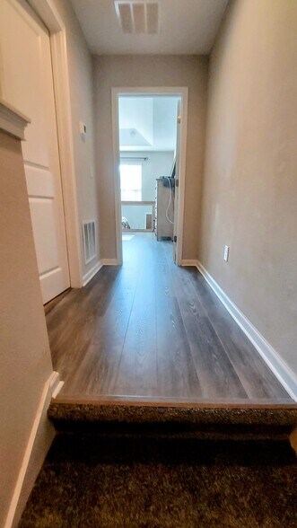 Building Photo - 5037 Skyview Ln