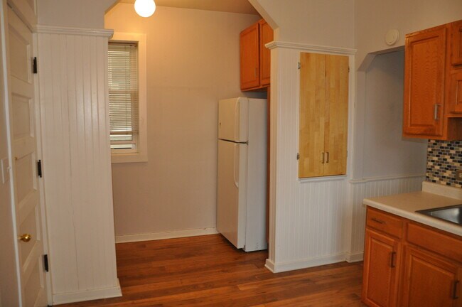 Building Photo - 3332 N Bell Ave