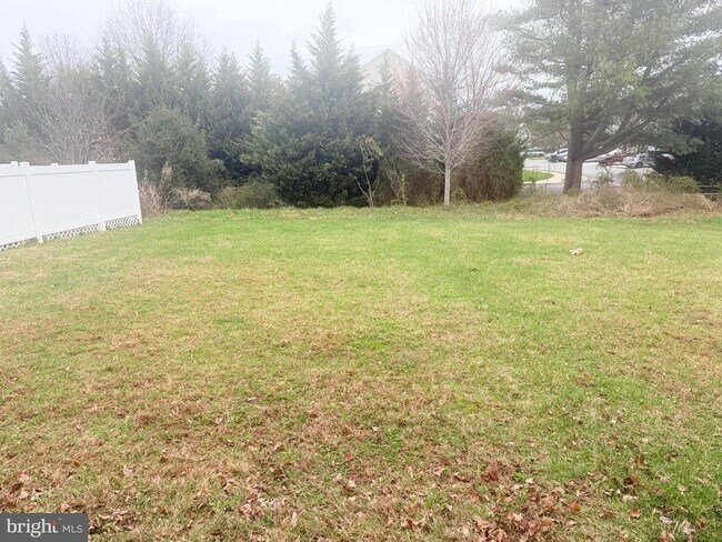 Building Photo - 70 Azalea Cir