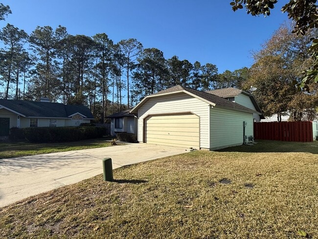 Building Photo - 3 Bed 2 Bath Home in Edgewood!