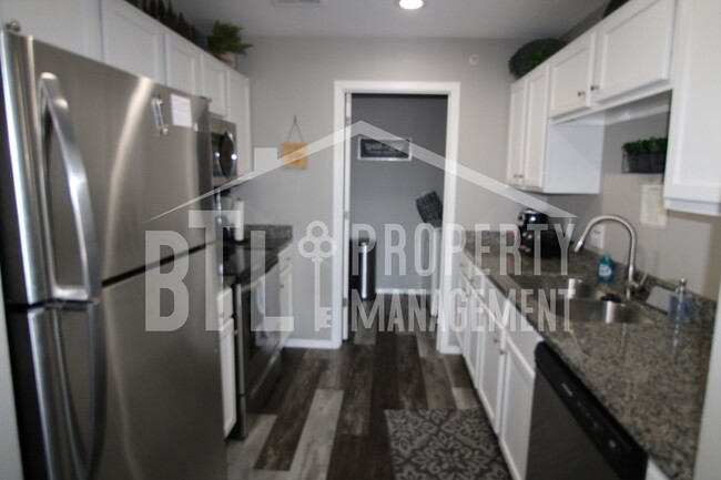 Building Photo - Beautifully Furnished 3 Bedroom Condo in B...