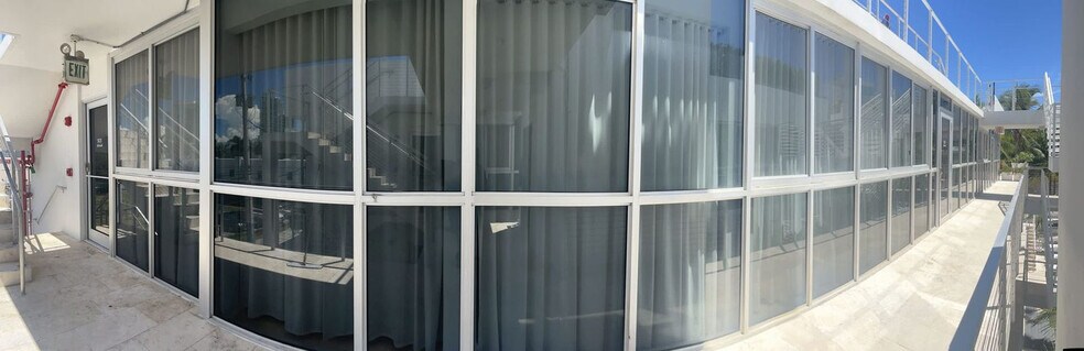 Building Photo - 250 Collins Ave