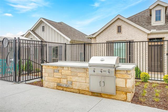 Building Photo - 6142 Lavanda Ave