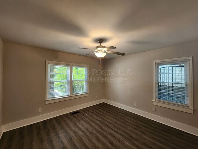 Building Photo - 2663 Blount St