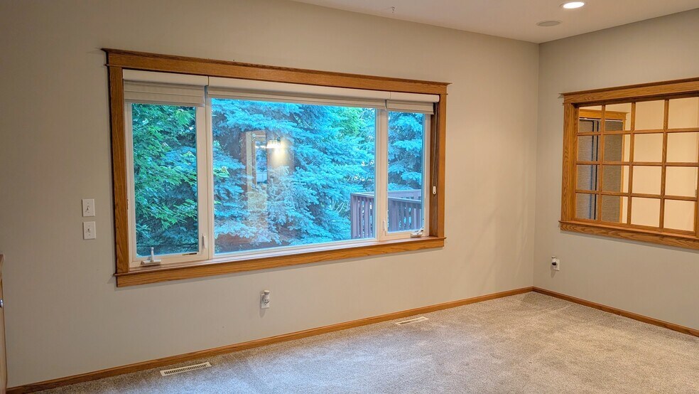 Living room - 2669 Kathleen Ln NE