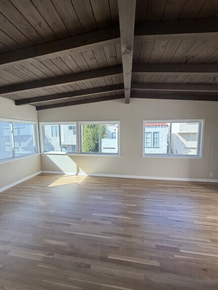 Building Photo - 221 Marine Ave