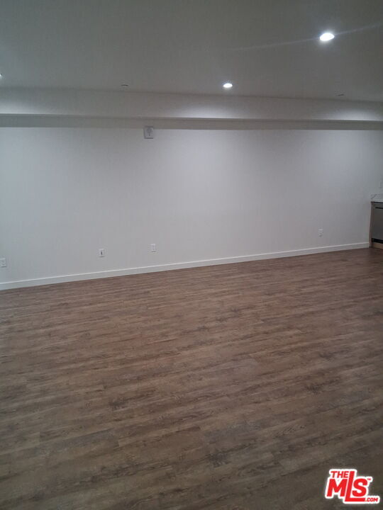 Building Photo - 124 S Croft Ave