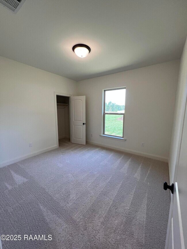 Building Photo - 107 Tenor St