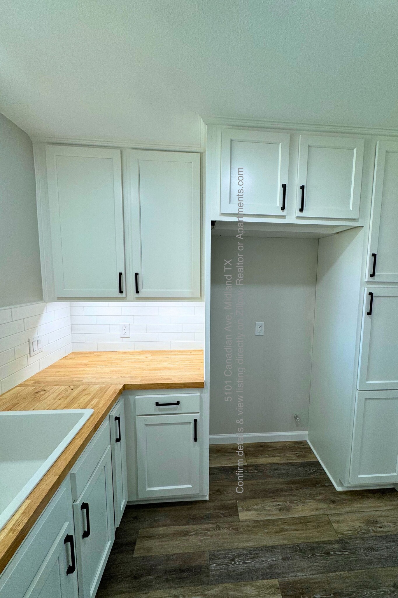 Kitchen - 5101 Canadian Ave