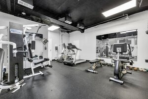 Building Photo - 900 S Hanley Rd
