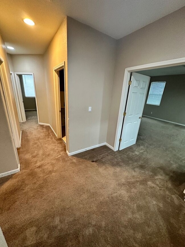 Building Photo - 2161 Chapman Oak Dr