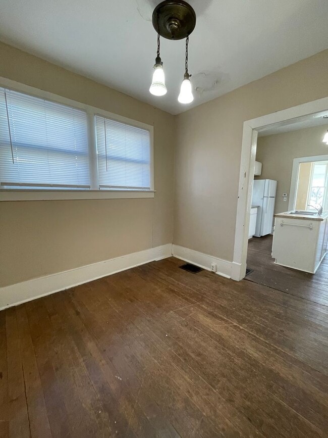 Building Photo - 1113 Constitution St