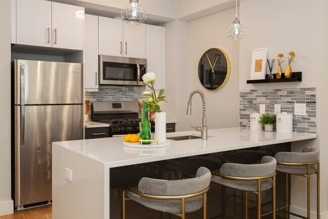 Building Photo - 198 Academy St