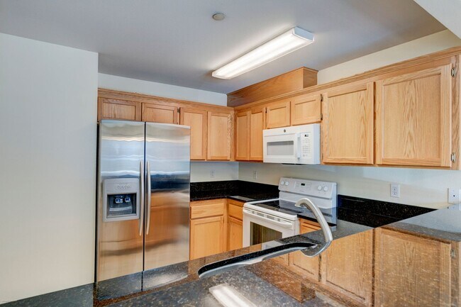 Building Photo - 1670 SW Mulberry Pl