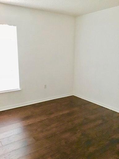 Building Photo - 2606 Sheila Dr