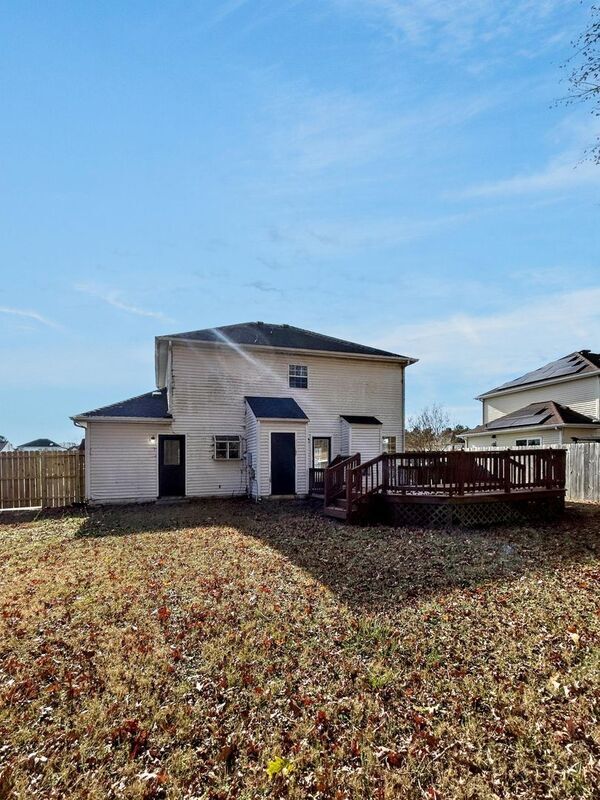 Building Photo - 6005 Almond Creek N Ln