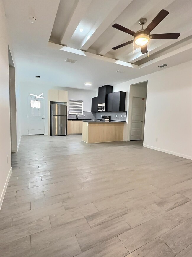 Building Photo - 3912 Ventura Ave Ave