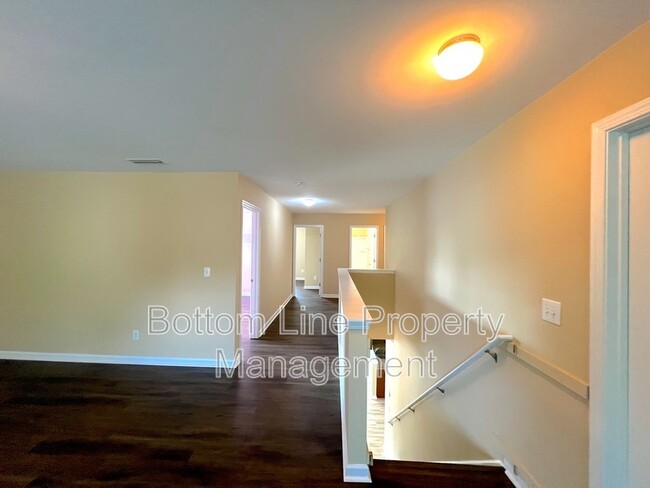 Building Photo - 815 Sarah Laura Ln