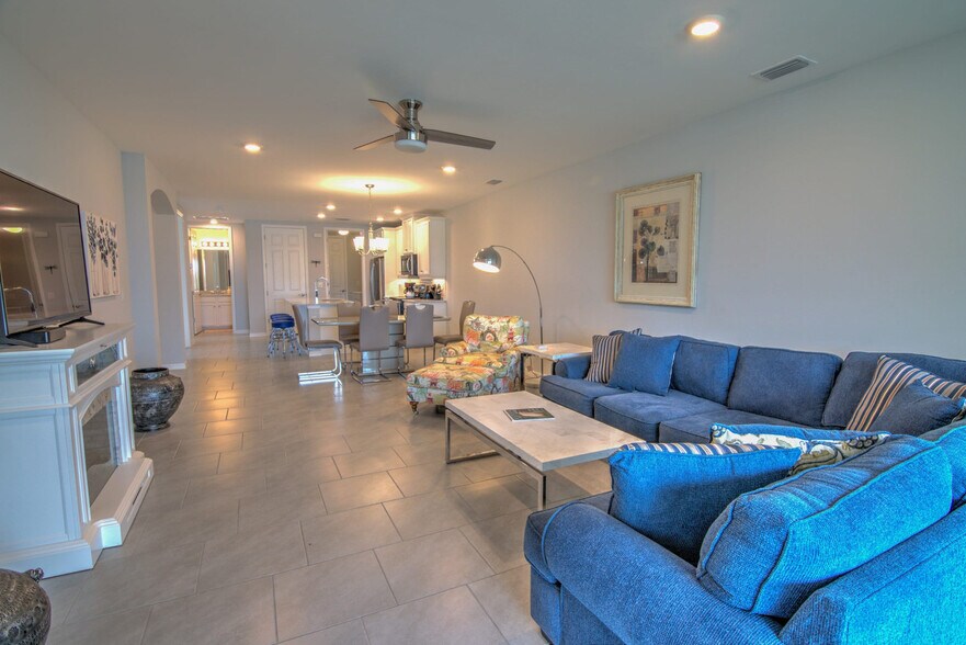 Building Photo - 14632 Edgewater Cir