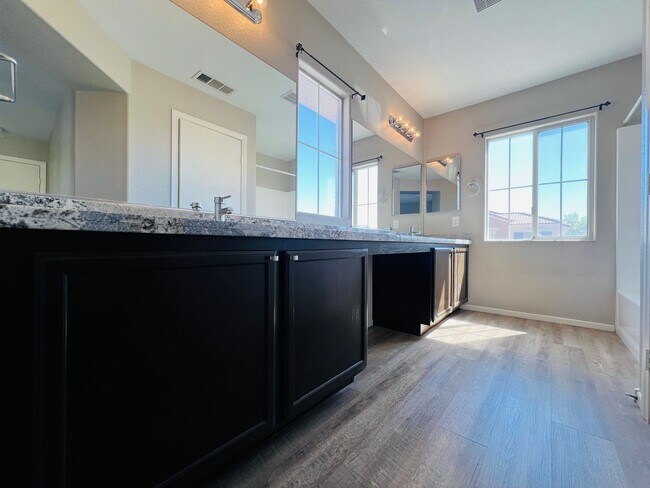 Building Photo - Charming 3-Bedroom Home in a Vibrant Commu...