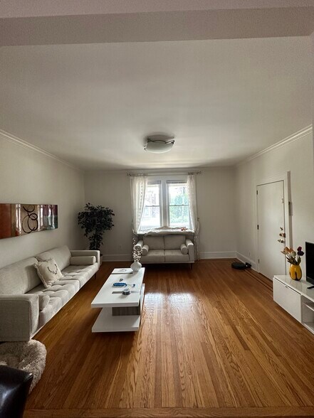 Building Photo - 225 Hudson Pl