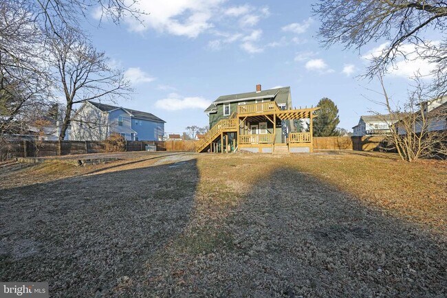 Building Photo - 11 Church St