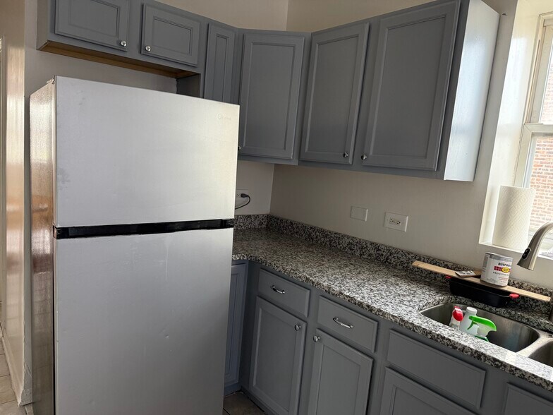 Building Photo - 1308 S Tripp Ave