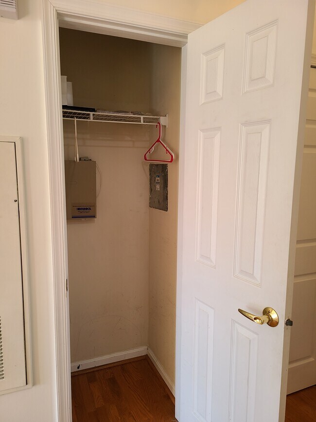 Building Photo - 4550 Strutfield Ln