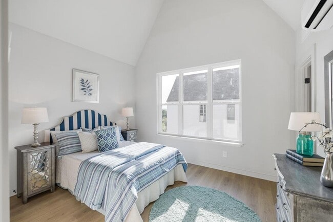 Building Photo - Gorgeous 3 bedroom end unit townhome with garage