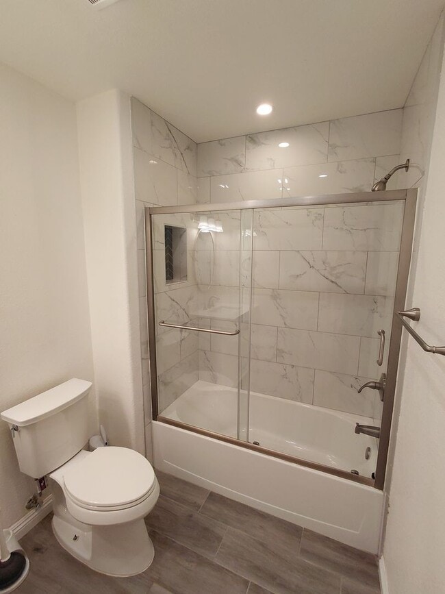 Building Photo - 409 Silverado Trail