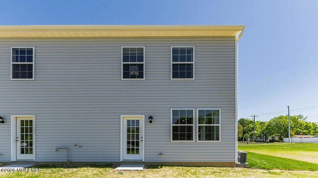 Building Photo - 92 Arlotta St