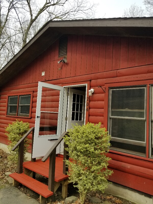 Building Photo - 204 Sellersville Dr