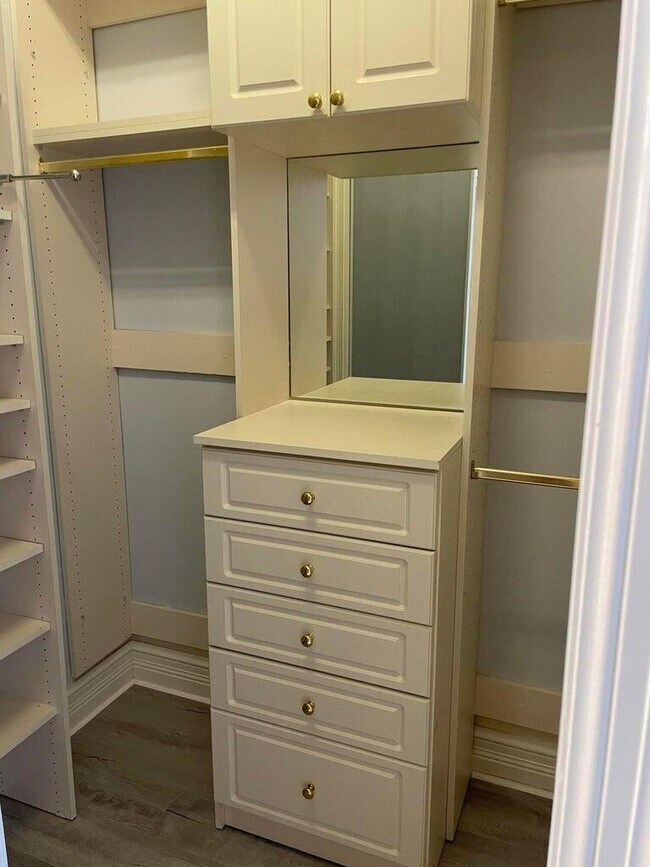 Building Photo - 164 SE Santa Gardenia