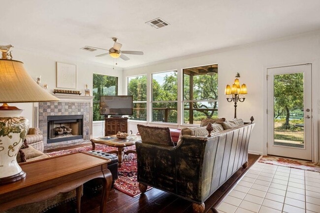 Building Photo - 5511 Courtyard Dr
