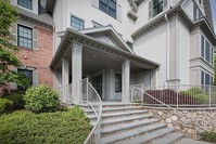 Building Photo - Spinnaker Crest