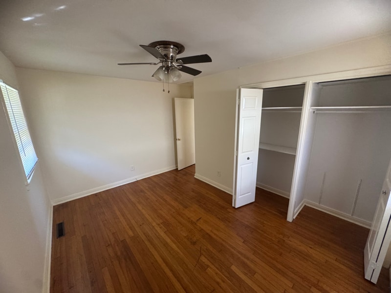 Building Photo - 405 Hampton Dr