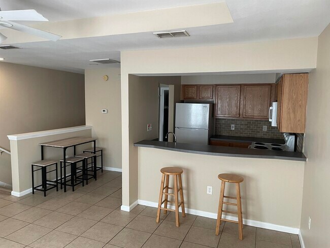 Building Photo - 741 White Dr